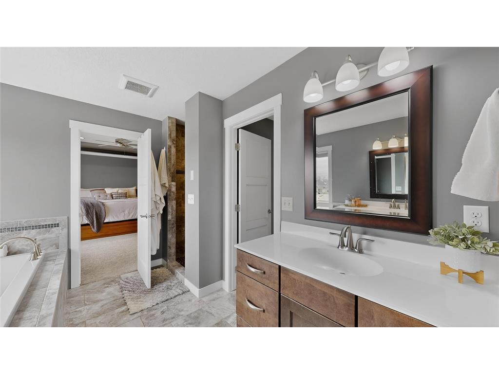 1998 Esther Lane SW Rochester MN 55902 7042019 image30