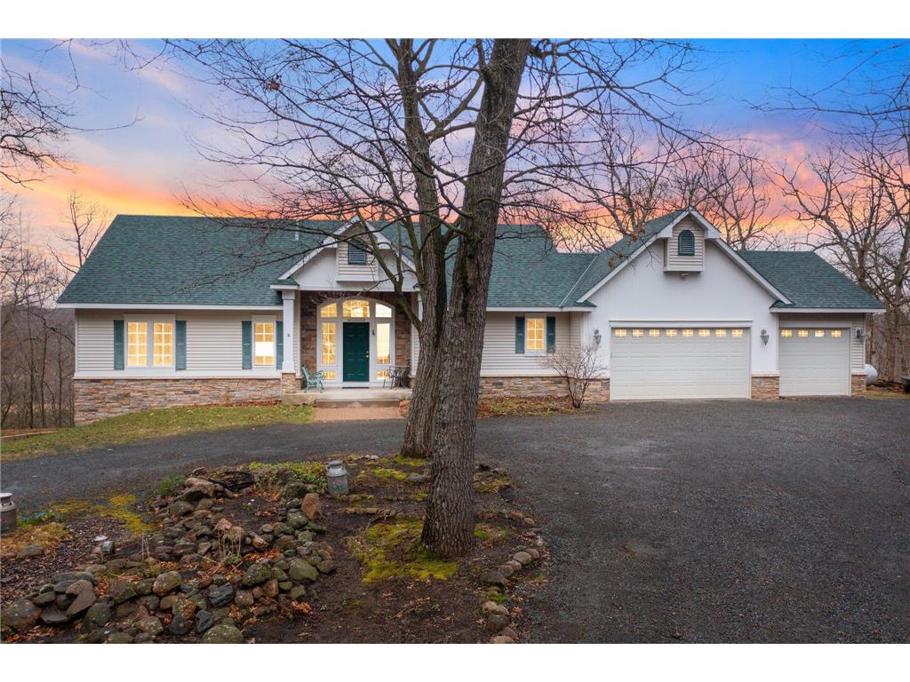 19980 Trumpeter Trail Taylors Falls MN 55084 - St Croix River 6474110 image1