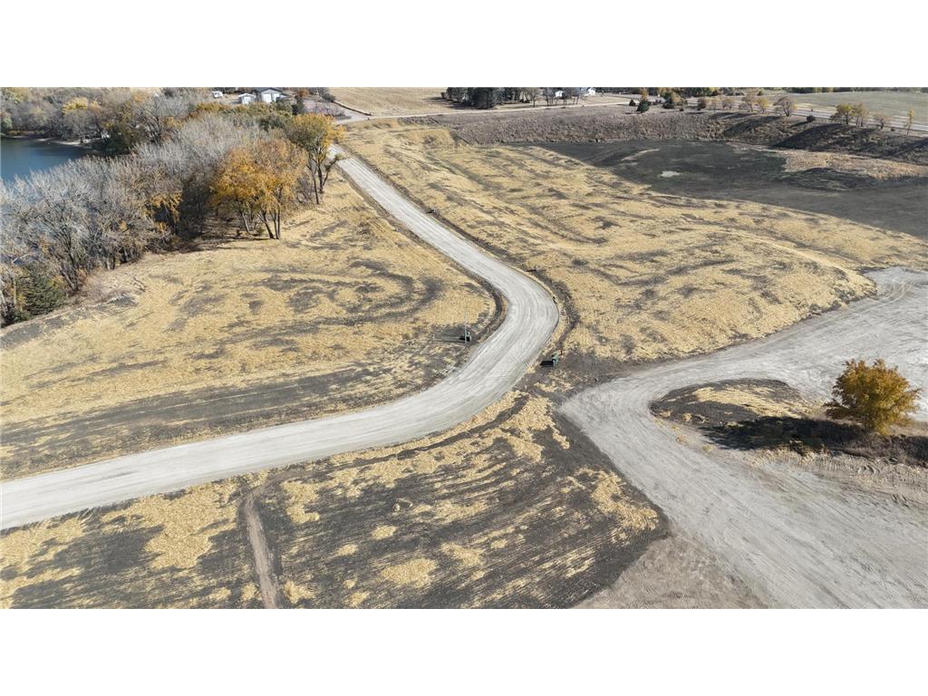 2 Cottonwood Lake Boulevard Windom MN 56101 - Cottonwood 6617778 image10