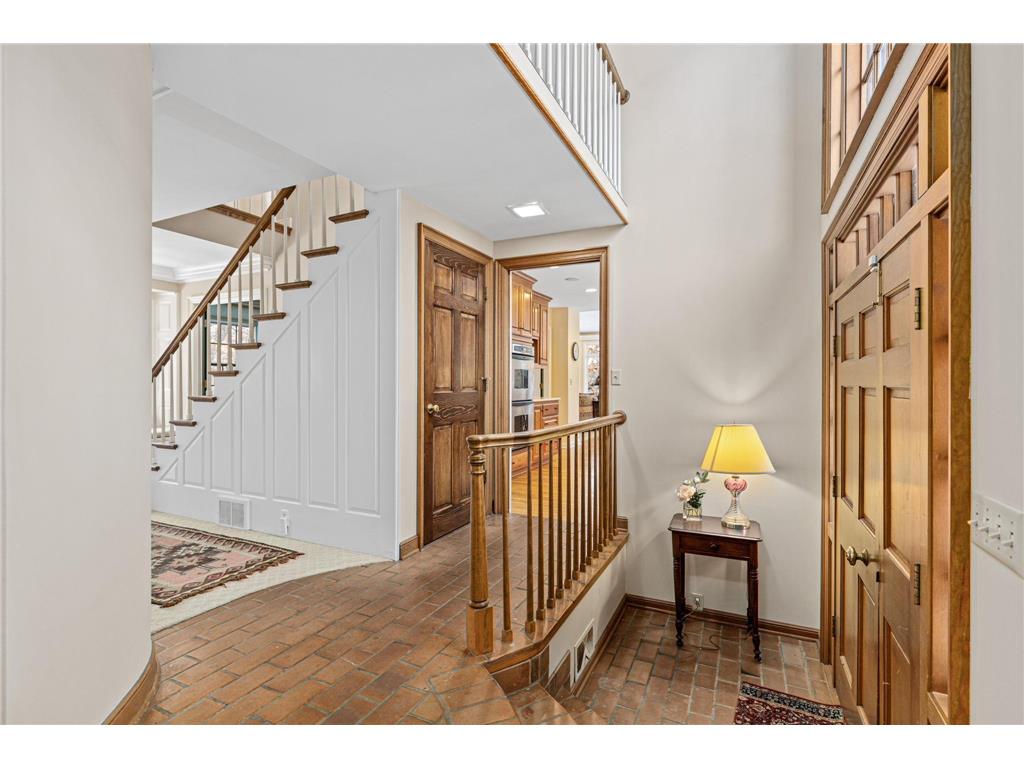 2 Crocus Lane North Oaks MN 55127 6797565 image13