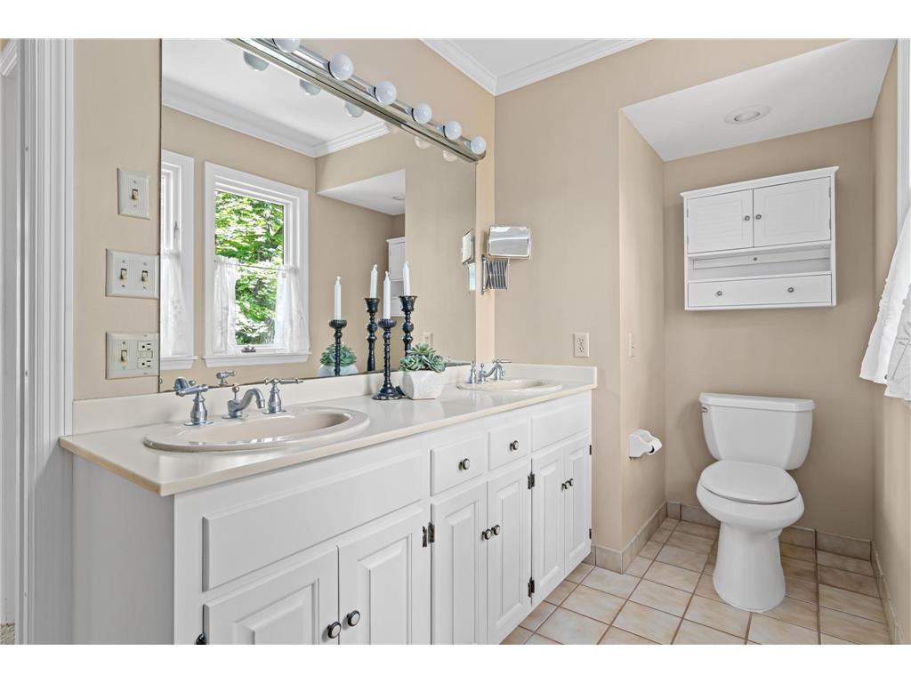 2 Crocus Lane North Oaks MN 55127 7091959 image30
