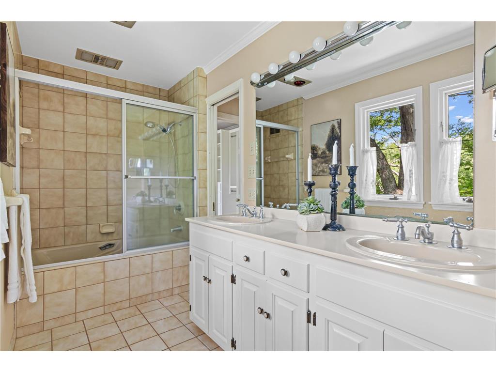 2 Crocus Lane North Oaks MN 55127 7091959 image31