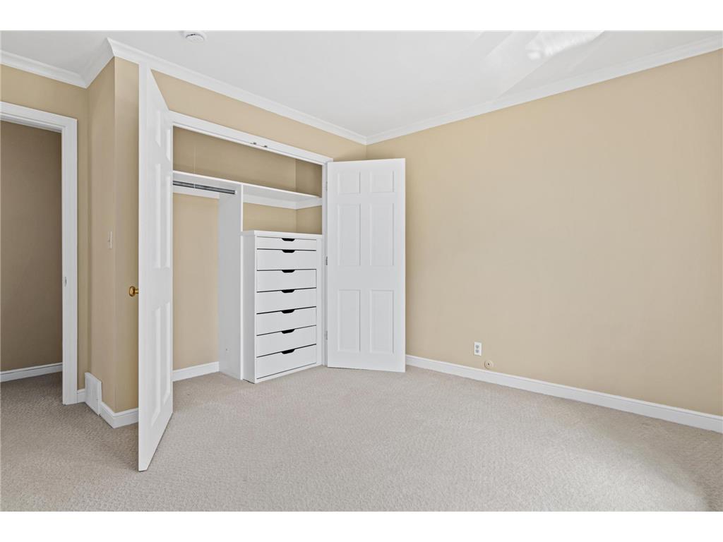 2 Crocus Lane North Oaks MN 55127 7091959 image40