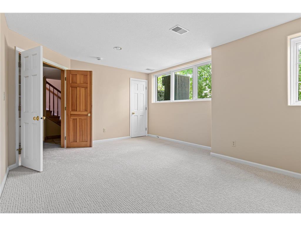 2 Crocus Lane North Oaks MN 55127 7091959 image54