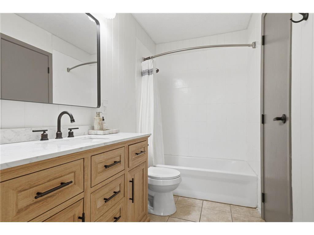 2 E Golden Lake Road Circle Pines MN 55014 7059532 image21