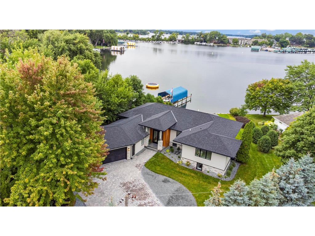 2 Maclynn Road Excelsior MN 55331 - Lake Minnetonka 6569396 image1