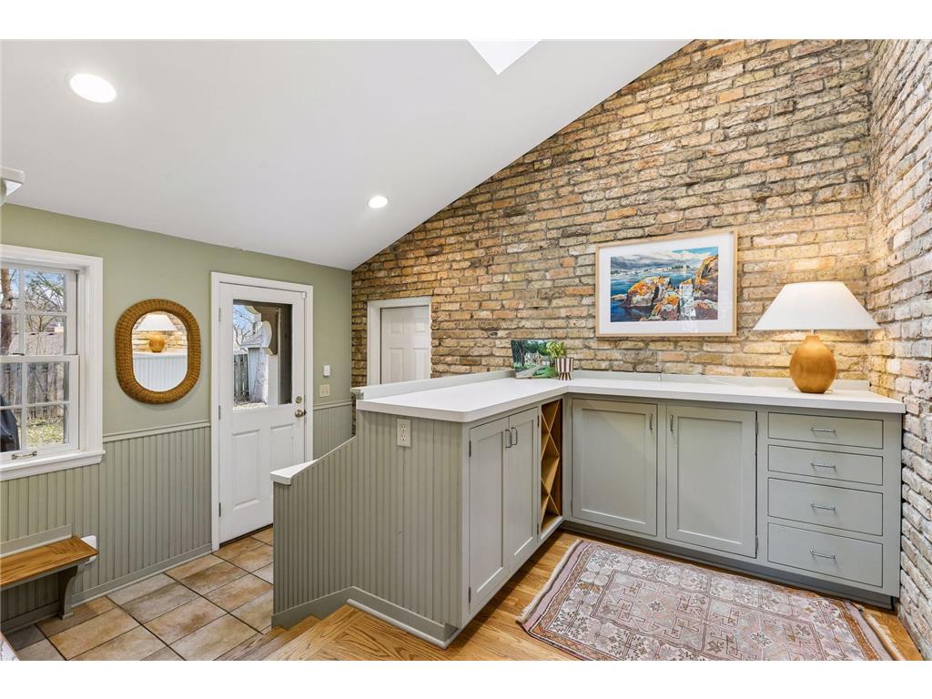 2 1/2 Webster Place Hopkins MN 55305 7041393 image32