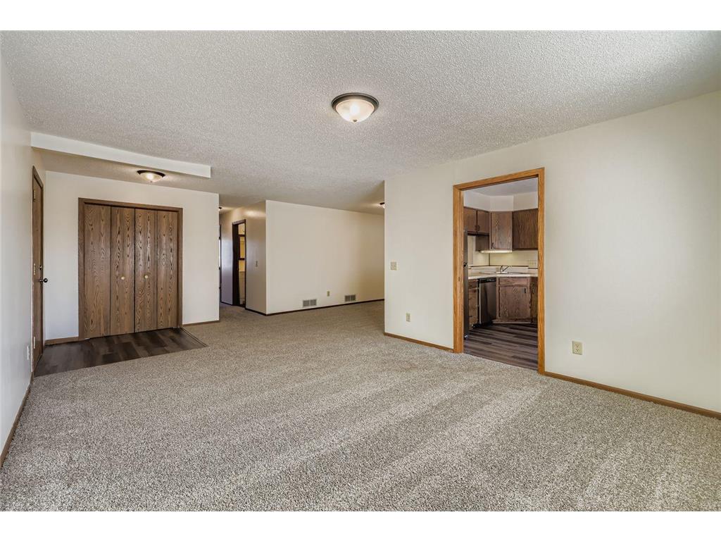 20 94th Circle NW #203NW Coon Rapids MN 55448 7003471 image6