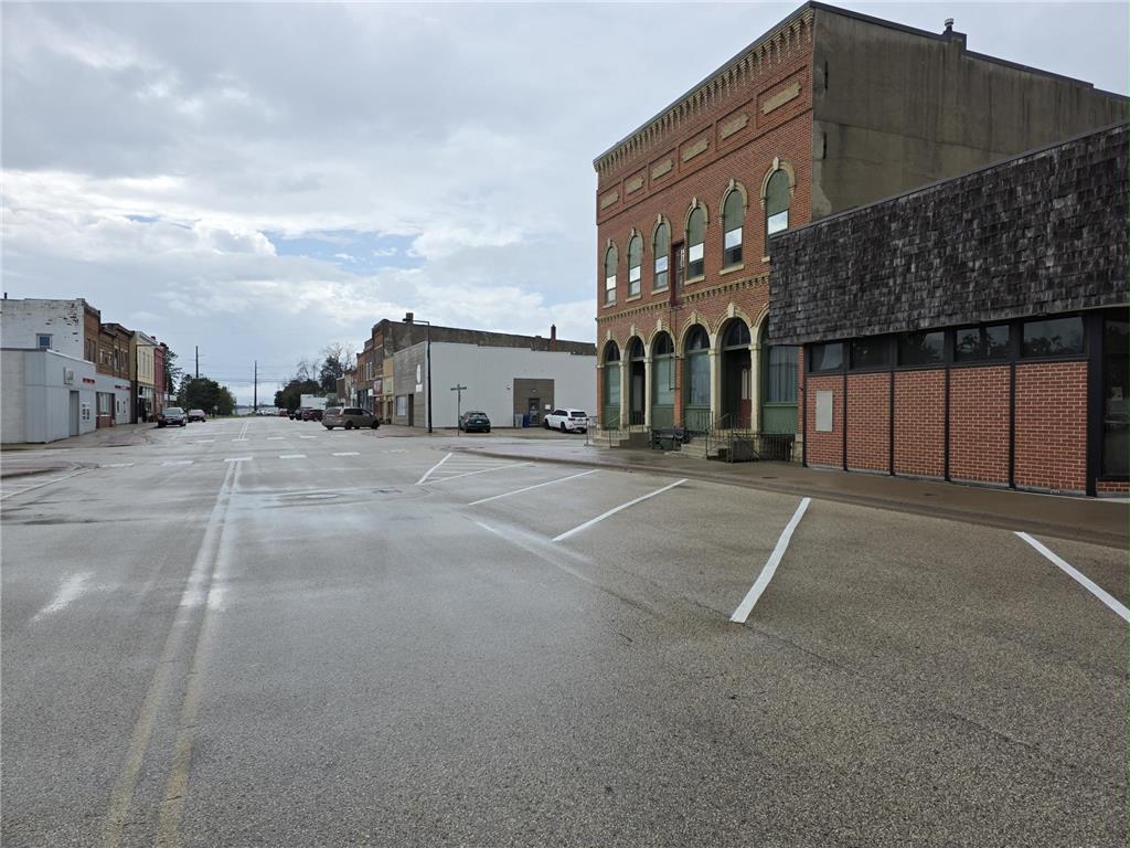 20 E Main Street Dodge Center MN 55927 7035602 image5