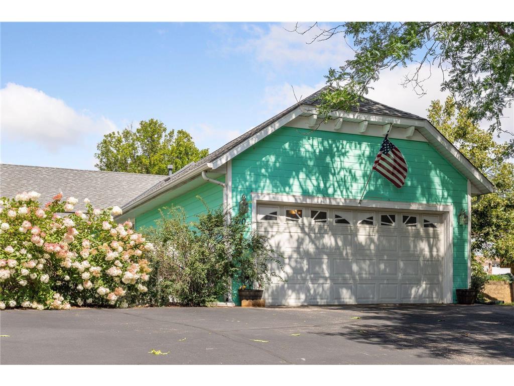 20 Oak Ridge Trail, Circle Pines, MN, 55014 MLS 6242866 Edina Realty