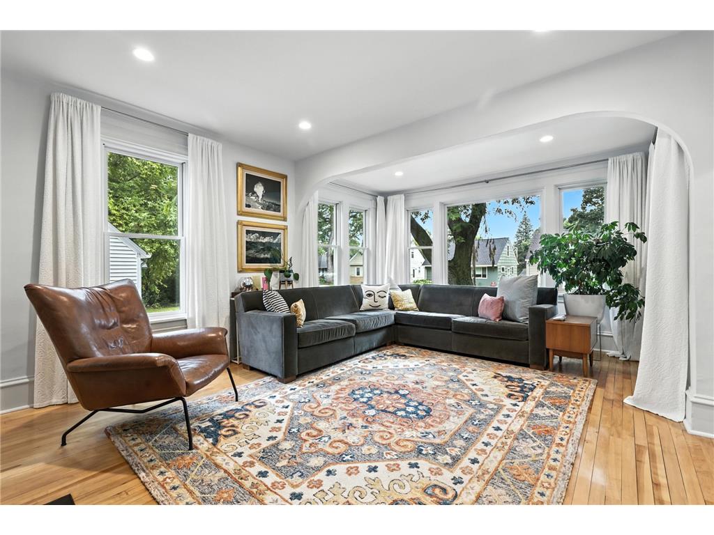 20 Penn Avenue S Minneapolis MN 55405 6780283 image1