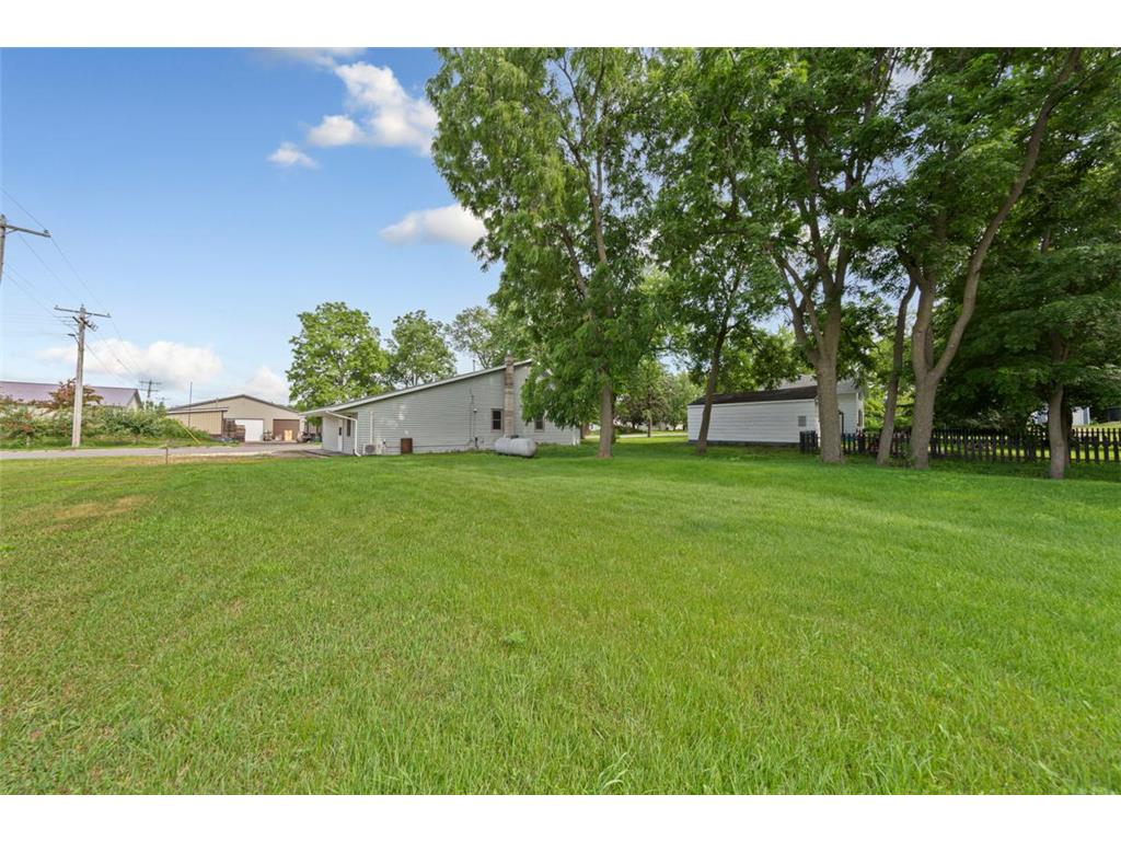 20 S Renville Street Winthrop MN 55396 6756892 image21