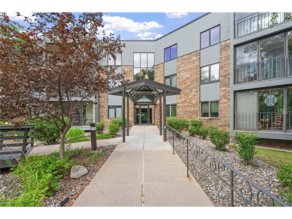 20 Windsor Lane #111A New Brighton MN 55112 6783968 image1