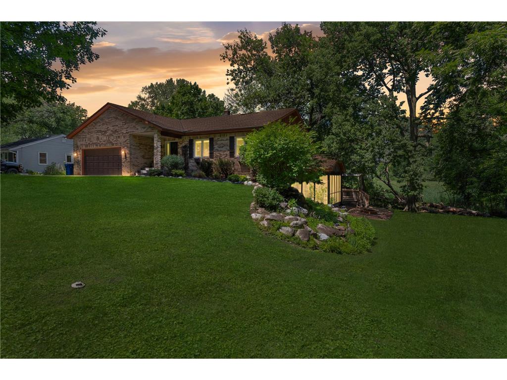 20 Woodlawn Avenue Tonka Bay MN 55331 - Lake Minnetonka 6739588 image1