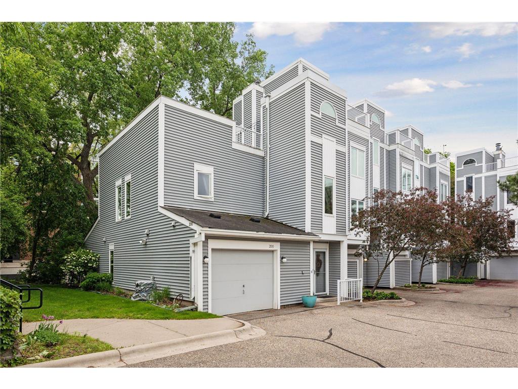 200 2nd Street NE Minneapolis MN 55413 6530433 image1