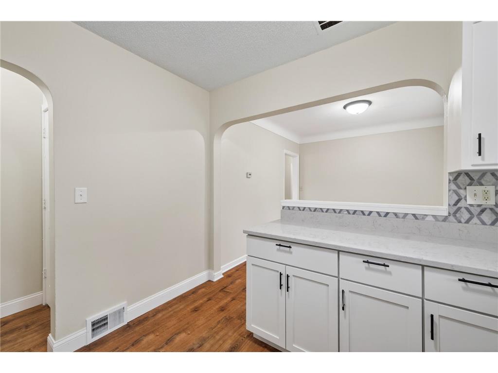 200 Belvidere Street E Saint Paul MN 55107 7059218 image12