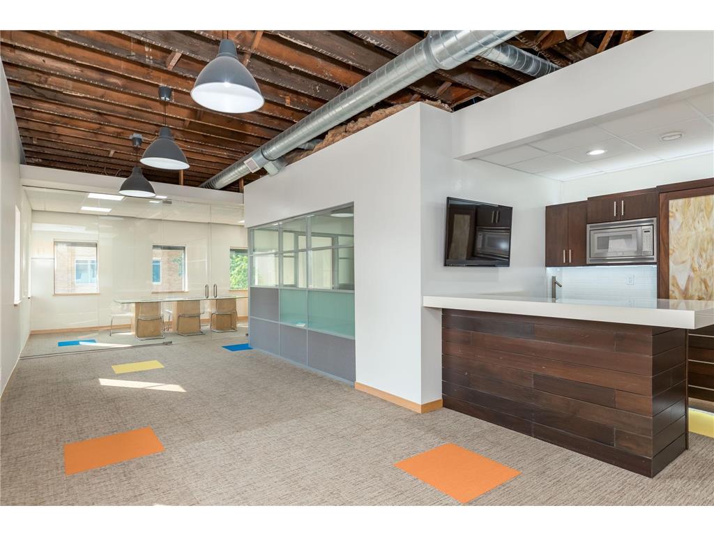 200 E Walnut Street Mankato MN 56001 6766682 image12