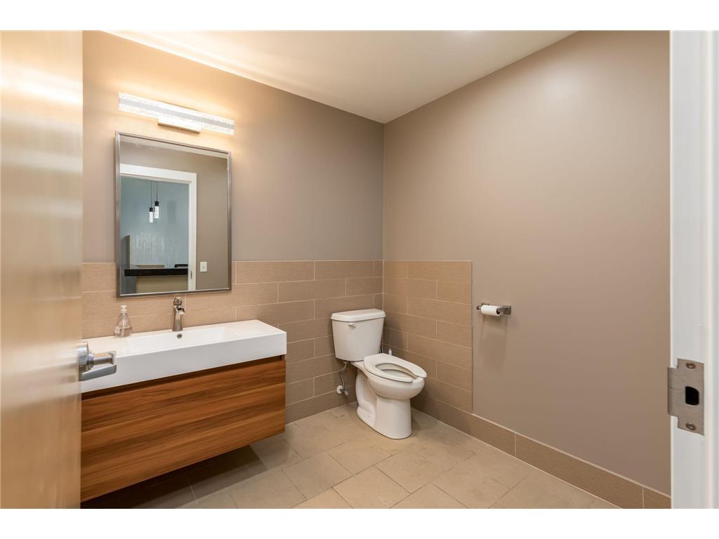 200 E Walnut Street Mankato MN 56001 6766682 image5