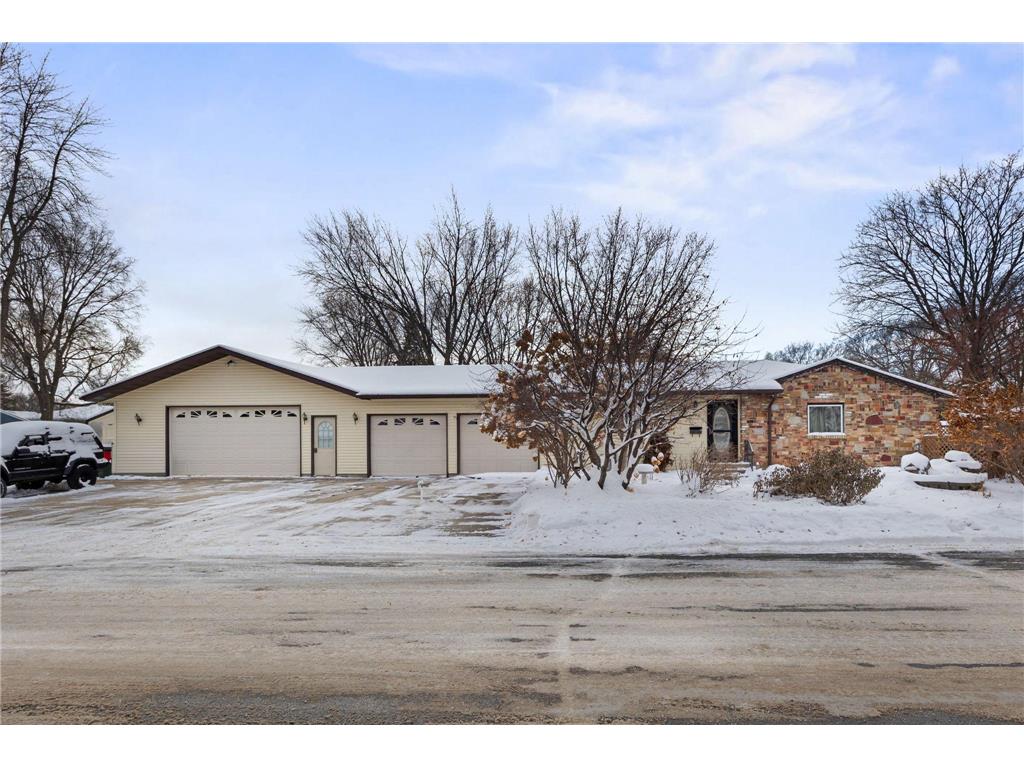 200 Griffin Avenue NE Hutchinson MN 55350 6814179 image1