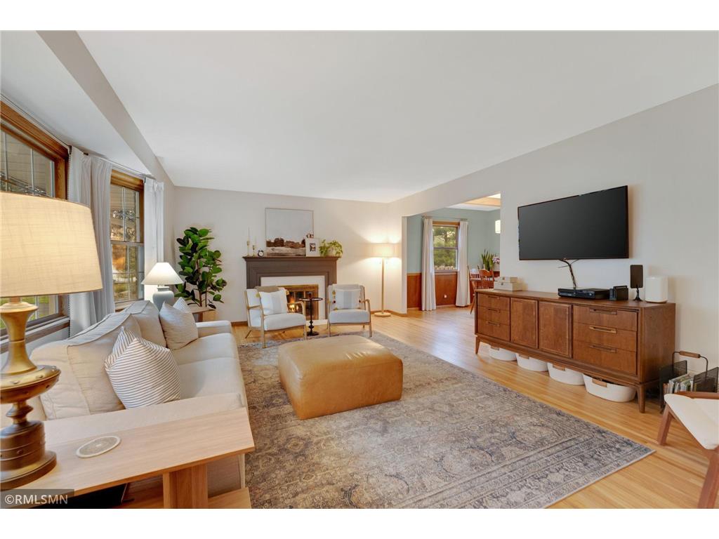 200 Heritage Circle N Burnsville MN 55337 6812003 image1