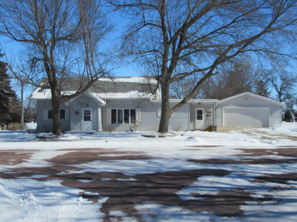200 N Main Avenue Hills MN 56138 6674302 image1