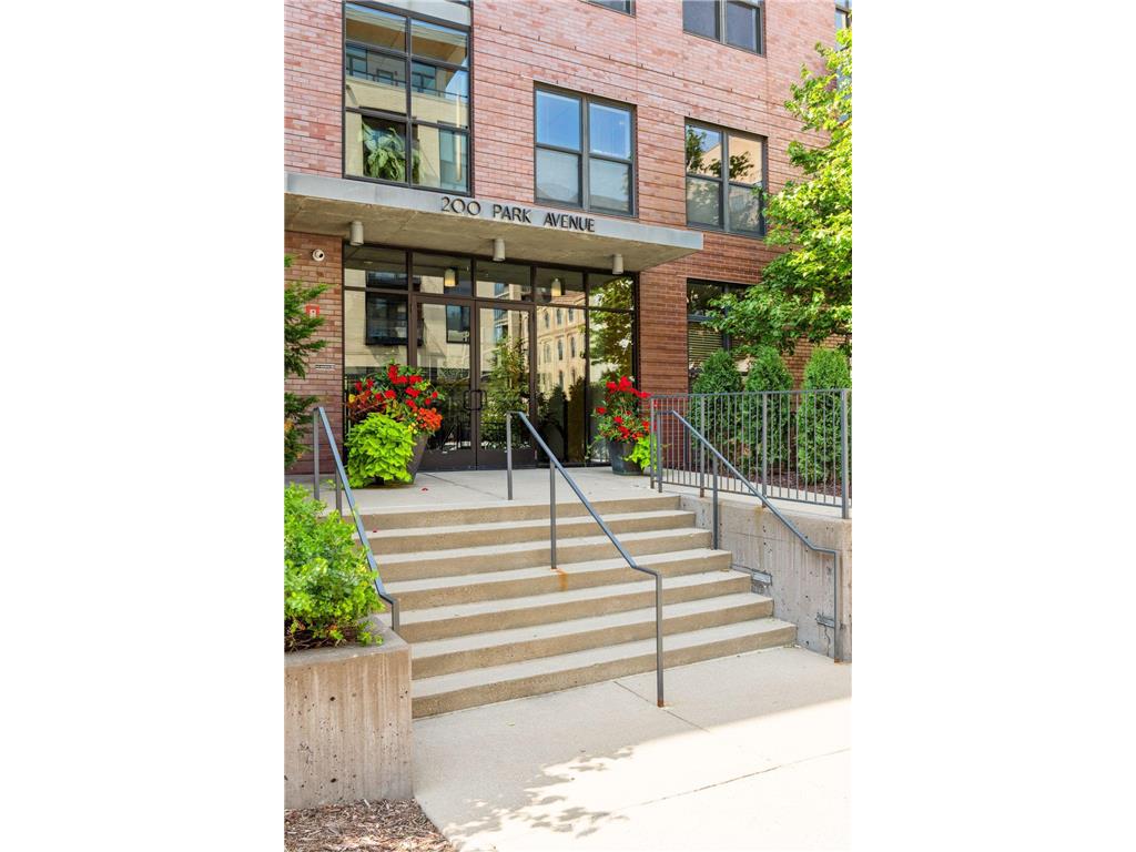 200 Park Avenue #110 Minneapolis MN 55415 7042566 image76