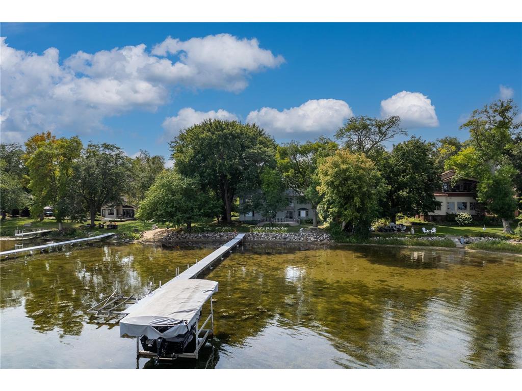 200 Peninsula Road, Medicine Lake, MN, 55441 MLS 6261114 Edina Realty