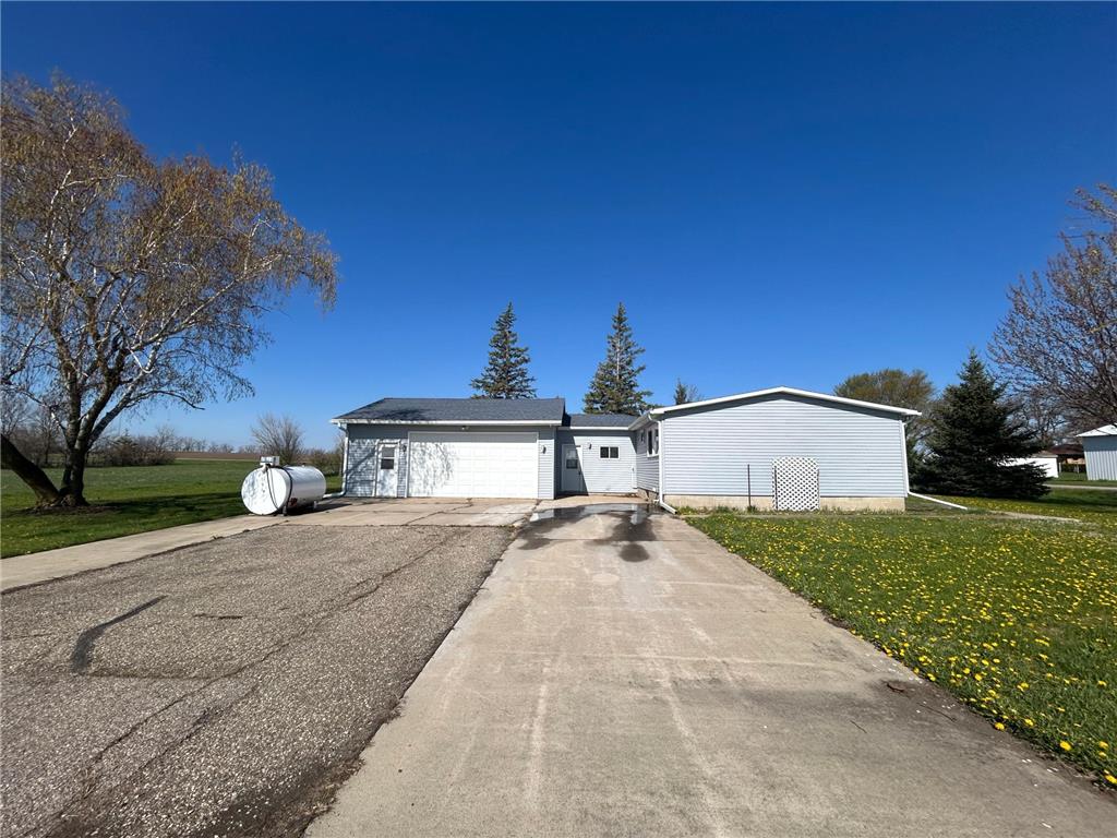 200 Prairie Avenue Darfur MN 56022 7068223 image1