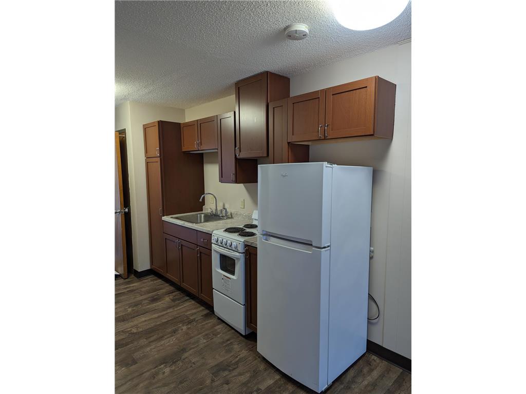 200 S 4th Street #21 Marshall MN 56258 7053012 image3