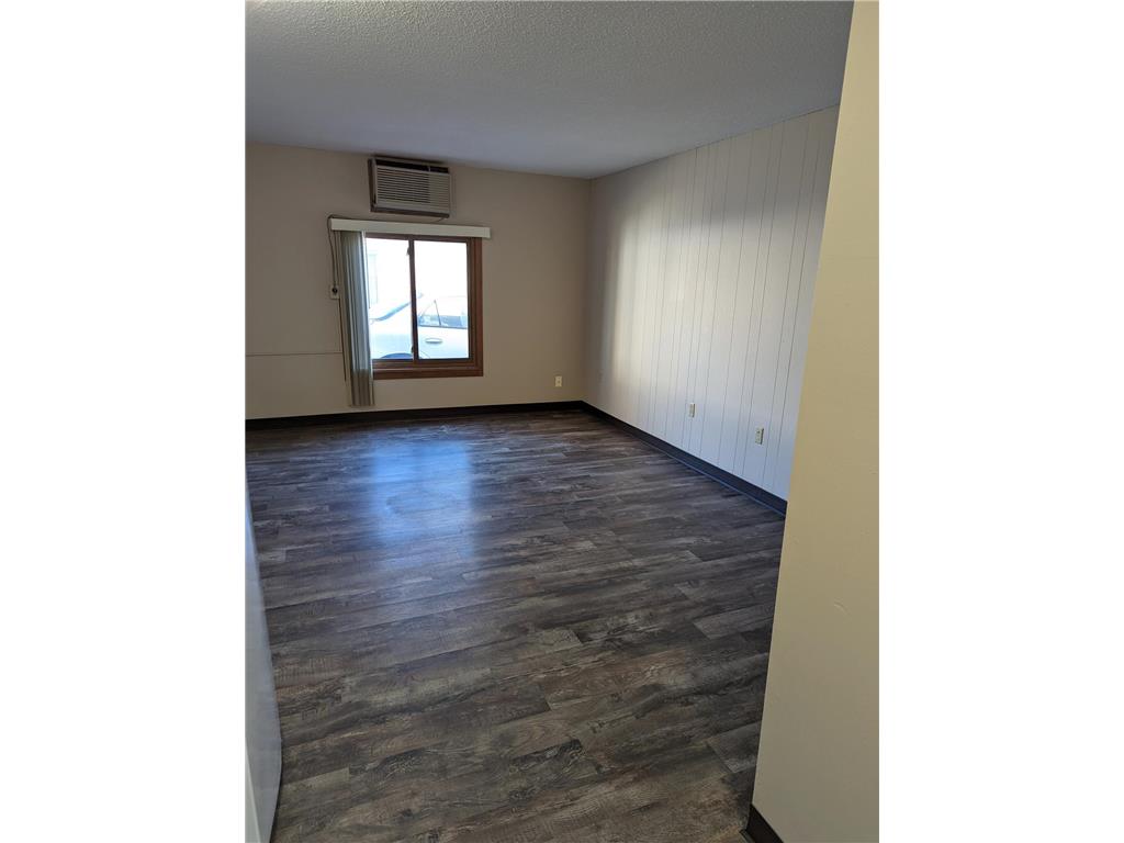 200 S 4th Street #21 Marshall MN 56258 7053012 image7