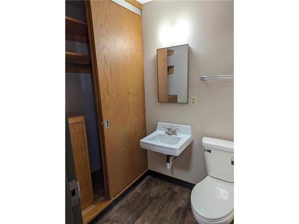 200 S 4th Street #21 Marshall MN 56258 7053012 image8