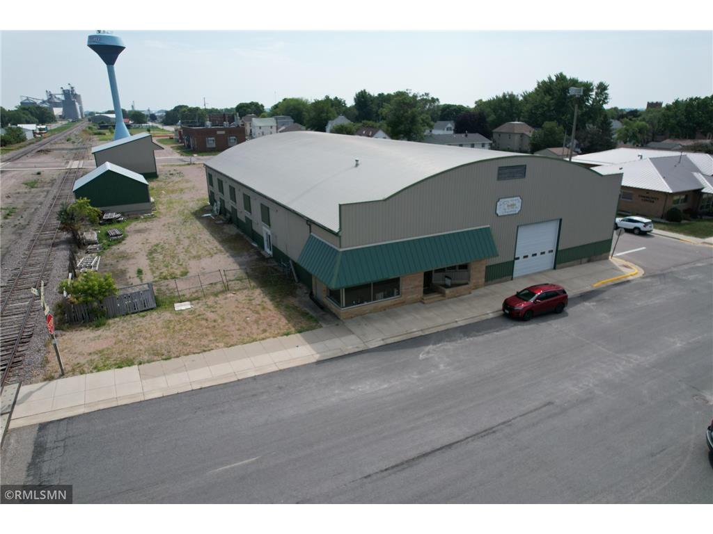 200 S Park Street Fairfax MN 55332 6314269 image1