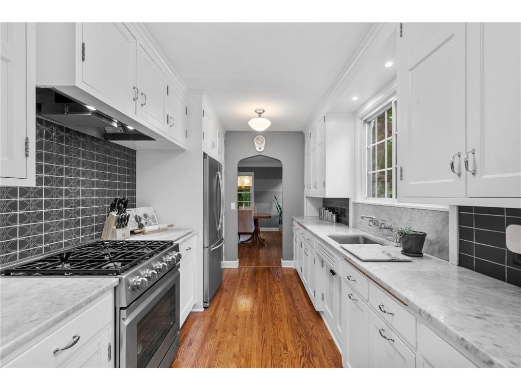 200 Thomas Avenue S Minneapolis MN 55405 7074818 image33