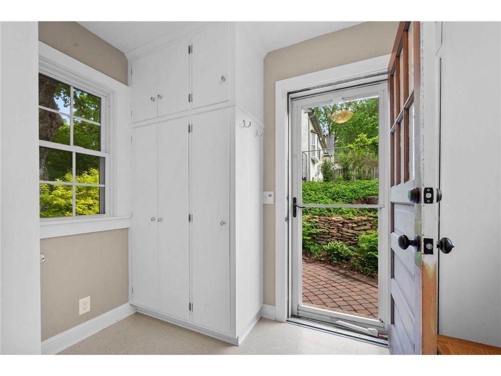 200 Thomas Avenue S Minneapolis MN 55405 7074818 image38