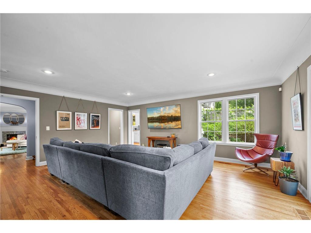 200 Thomas Avenue S Minneapolis MN 55405 7074818 image44