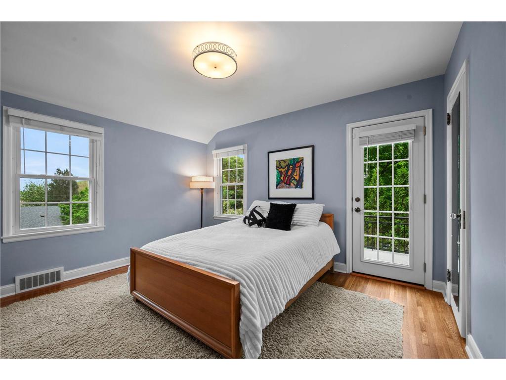 200 Thomas Avenue S Minneapolis MN 55405 7074818 image70