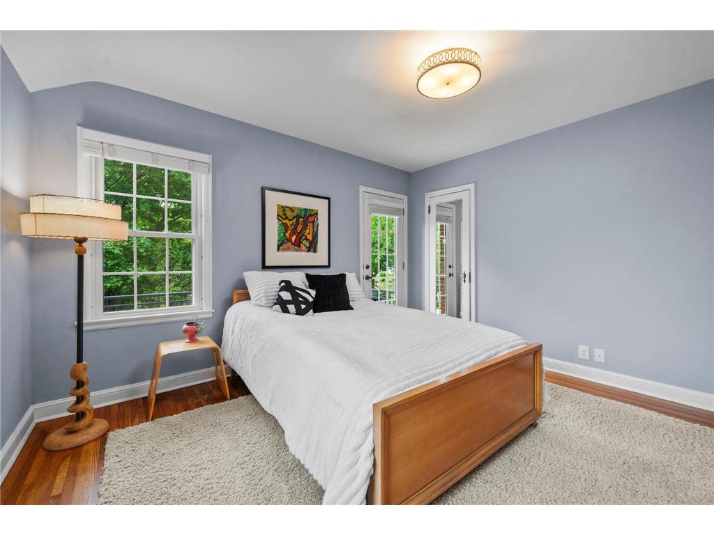 200 Thomas Avenue S Minneapolis MN 55405 7074818 image71