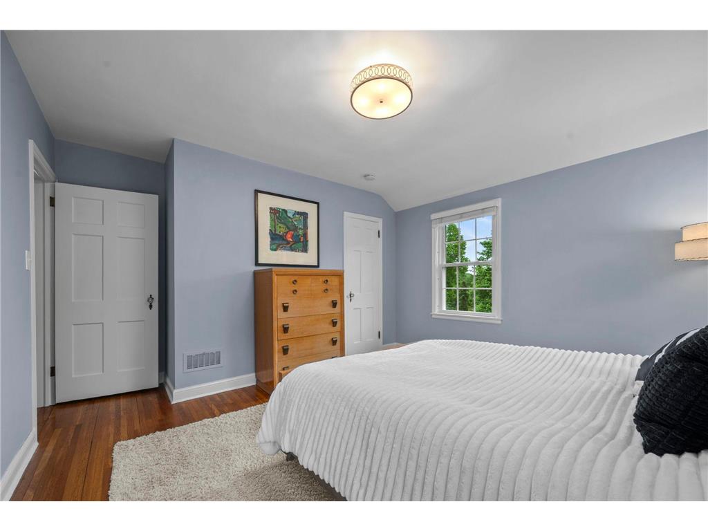 200 Thomas Avenue S Minneapolis MN 55405 7074818 image75
