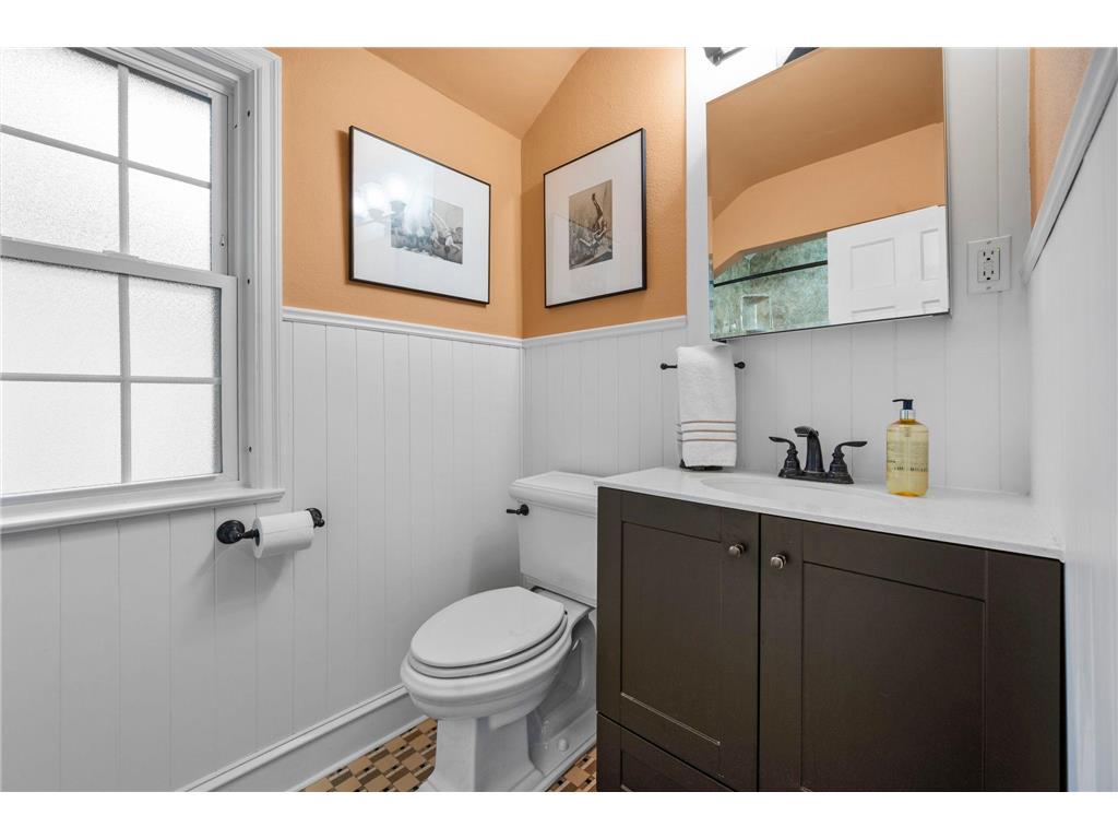 200 Thomas Avenue S Minneapolis MN 55405 7074818 image79