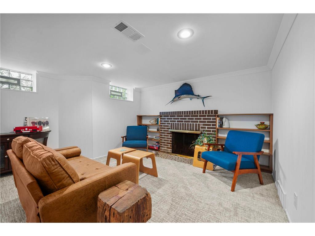 200 Thomas Avenue S Minneapolis MN 55405 7074818 image82