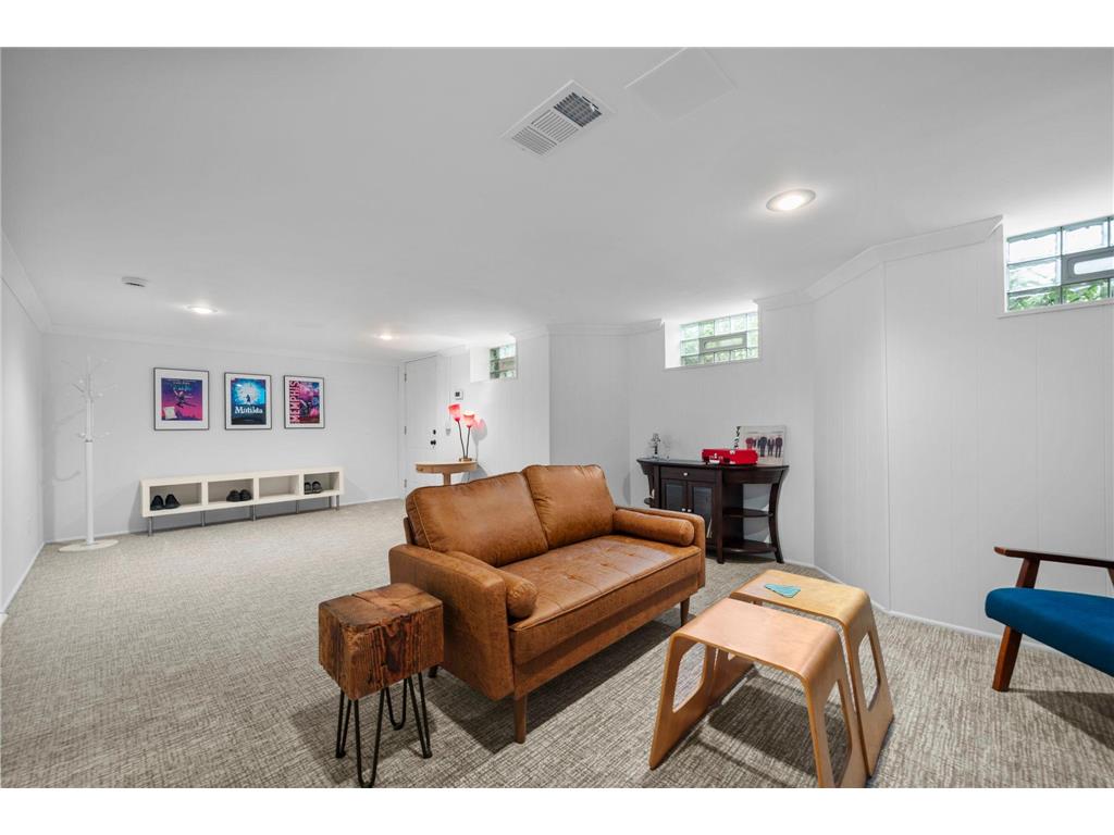 200 Thomas Avenue S Minneapolis MN 55405 7074818 image83