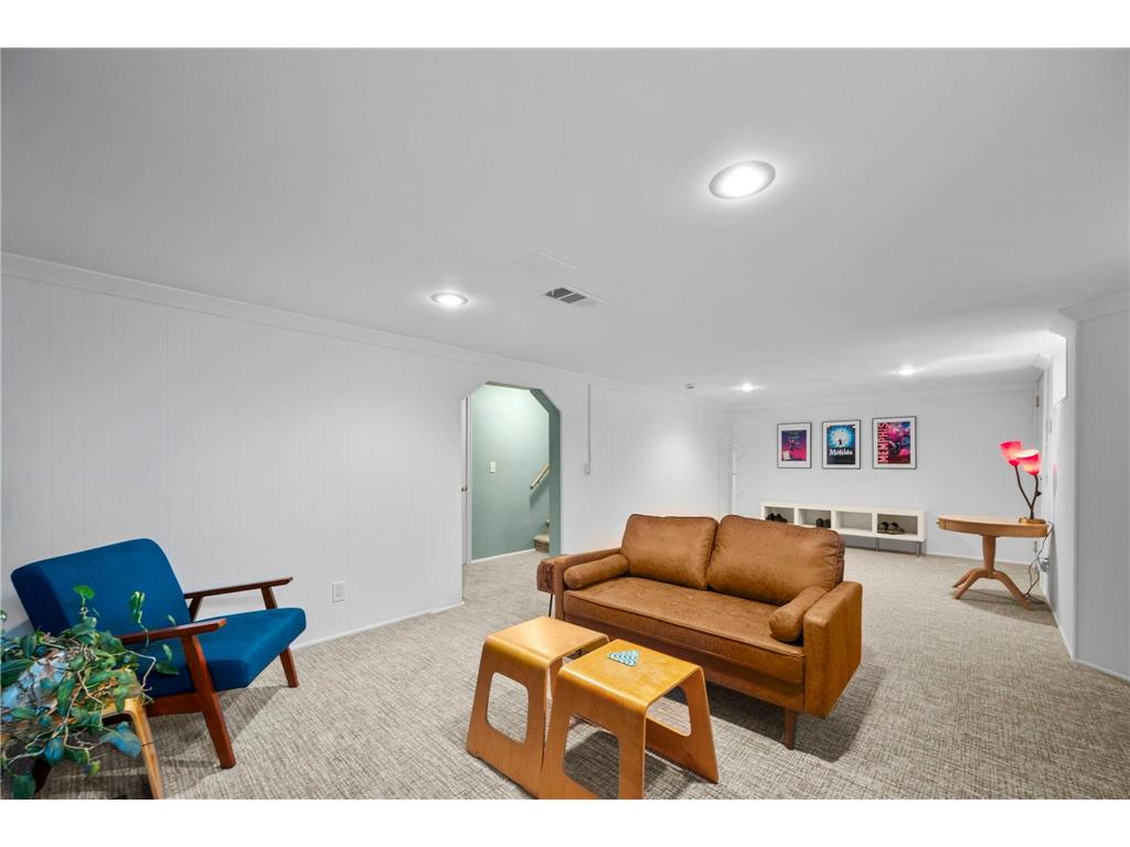 200 Thomas Avenue S Minneapolis MN 55405 7074818 image84