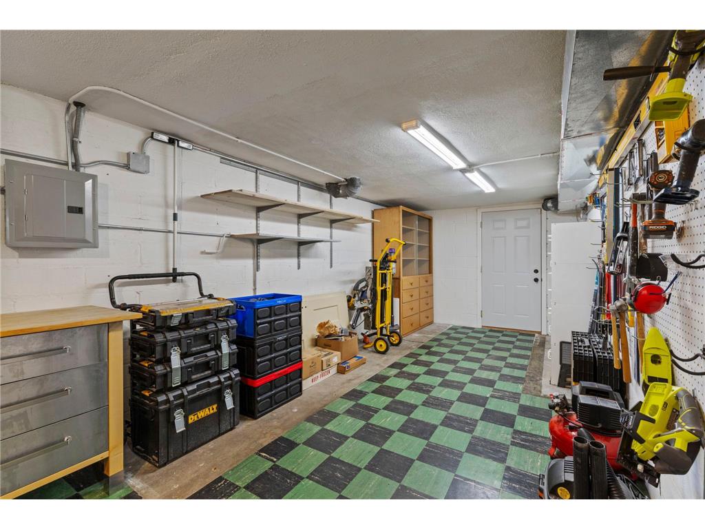 200 Thomas Avenue S Minneapolis MN 55405 7074818 image91