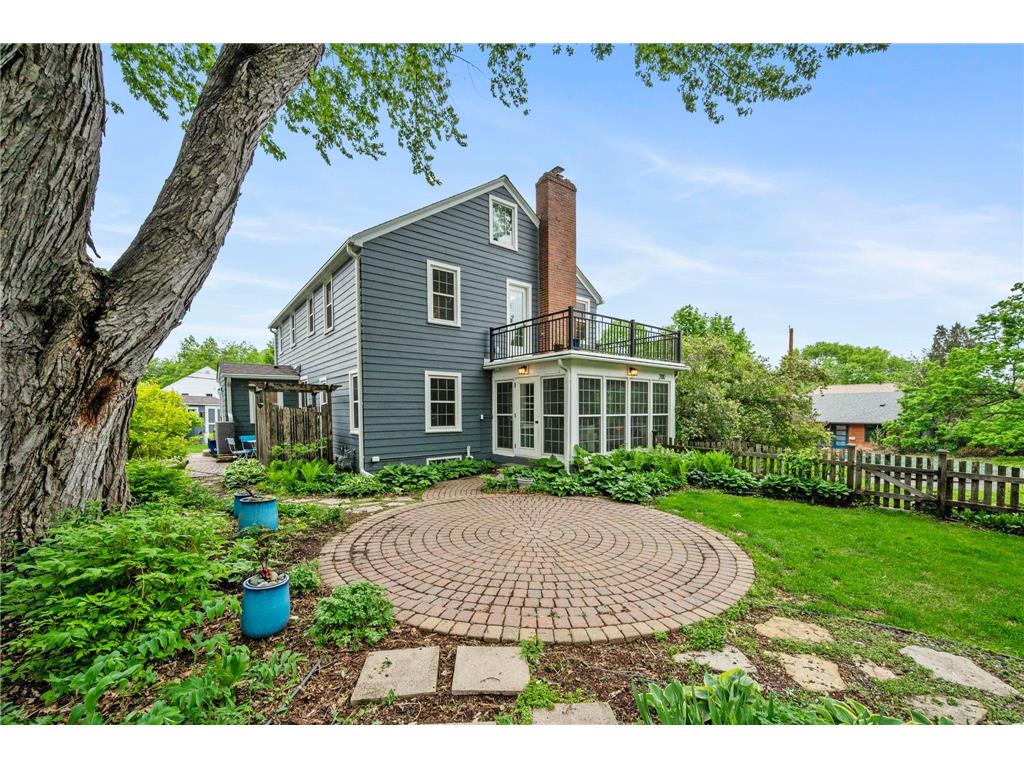 200 Thomas Avenue S Minneapolis MN 55405 7074818 image98