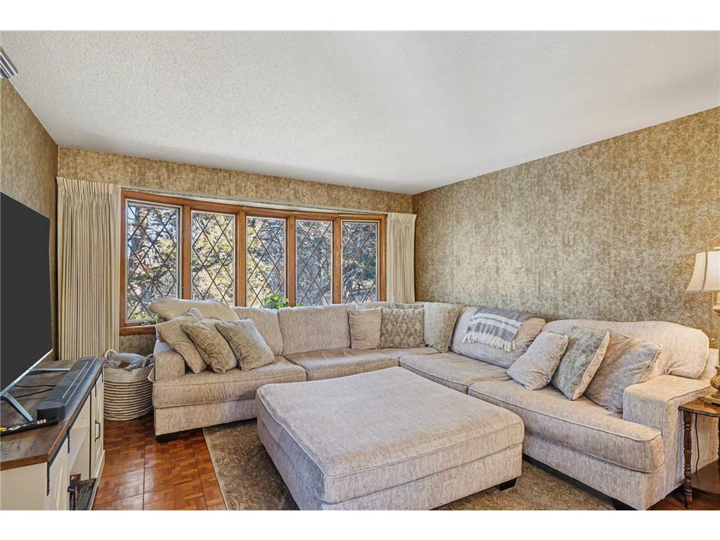 200 W 107th Street Bloomington MN 55420 7038253 image11