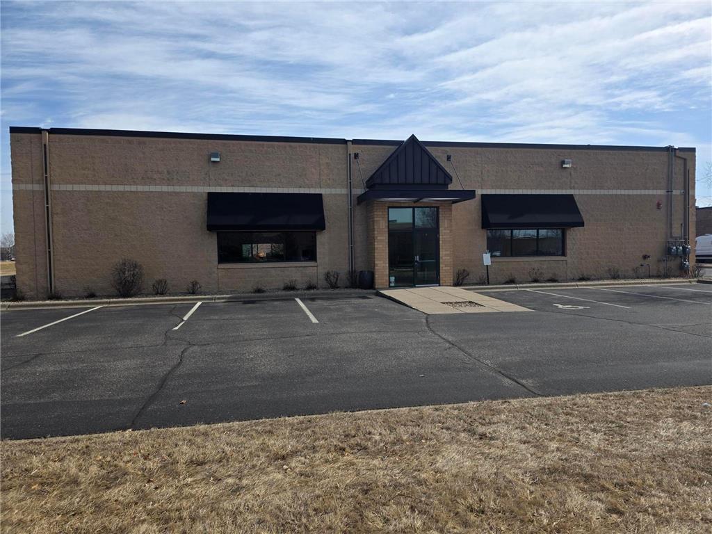 2000 Oneil Road Hudson WI 54016 7048734 image1