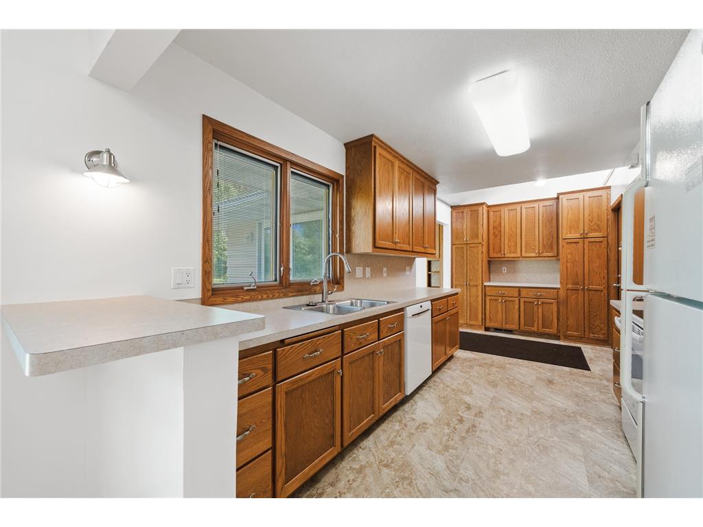 2000 Ordway Street Golden Valley MN 55422 7041568 image6