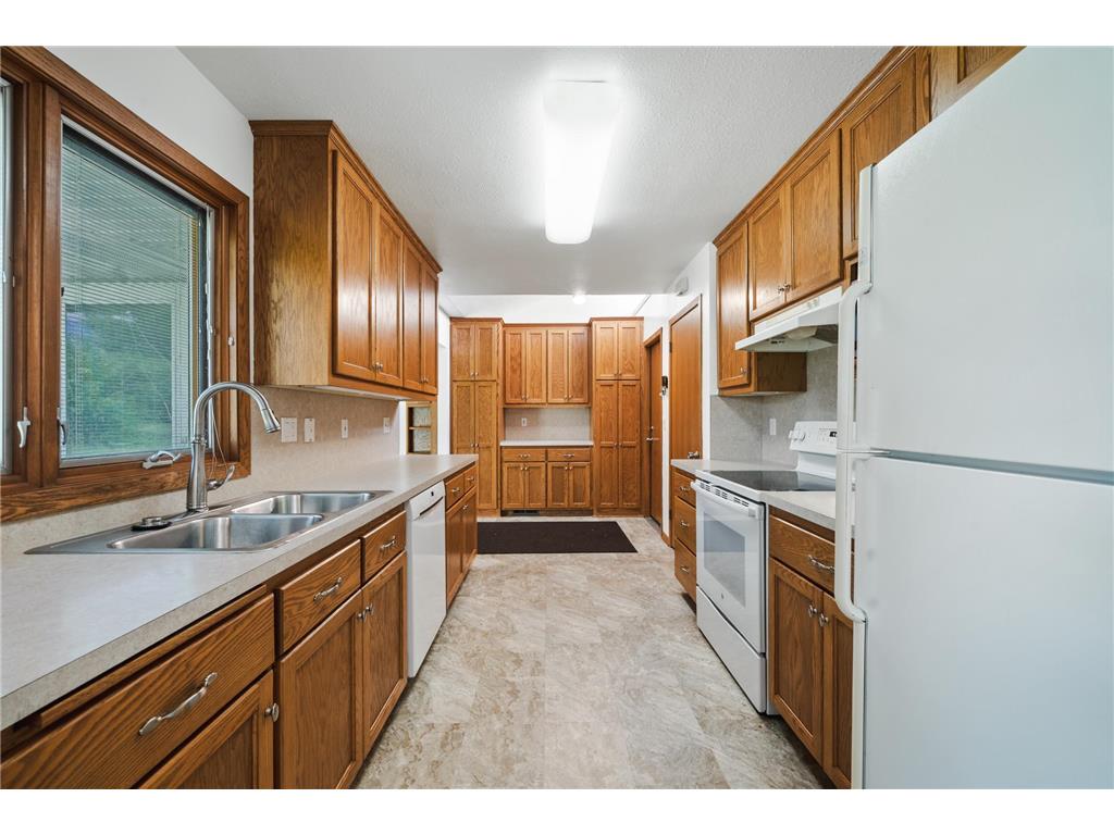 2000 Ordway Street Golden Valley MN 55422 7041568 image7