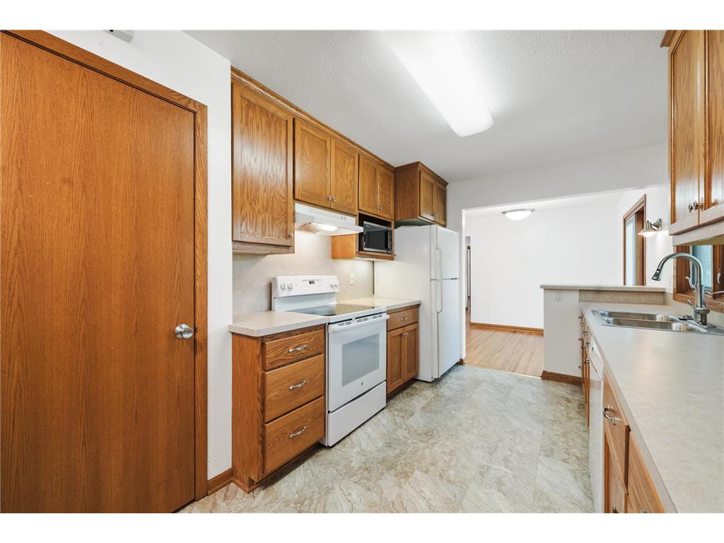 2000 Ordway Street Golden Valley MN 55422 7041568 image9