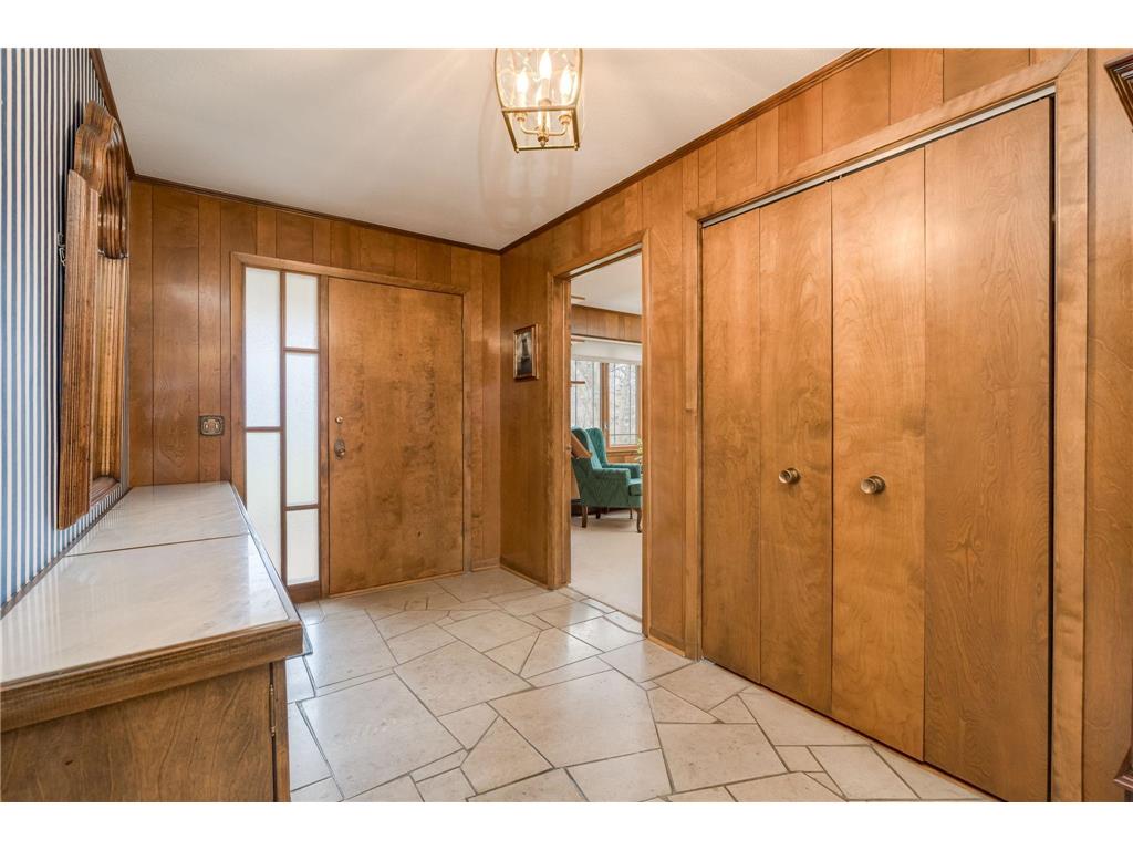 2000 Roe Crest Drive North Mankato MN 56003 7045158 image4